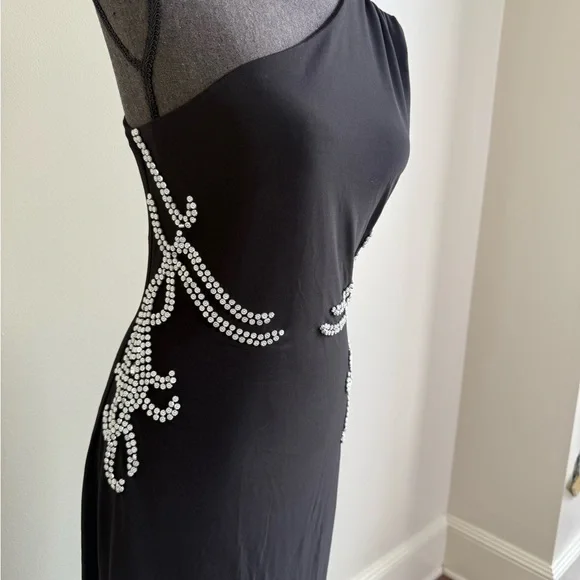 Kaftan Citra One-Shoulder Black Dress with Beaded Accents - Picture 4 of 5